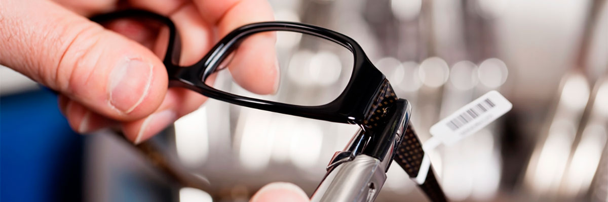 Как отремонтировать оправу очков?